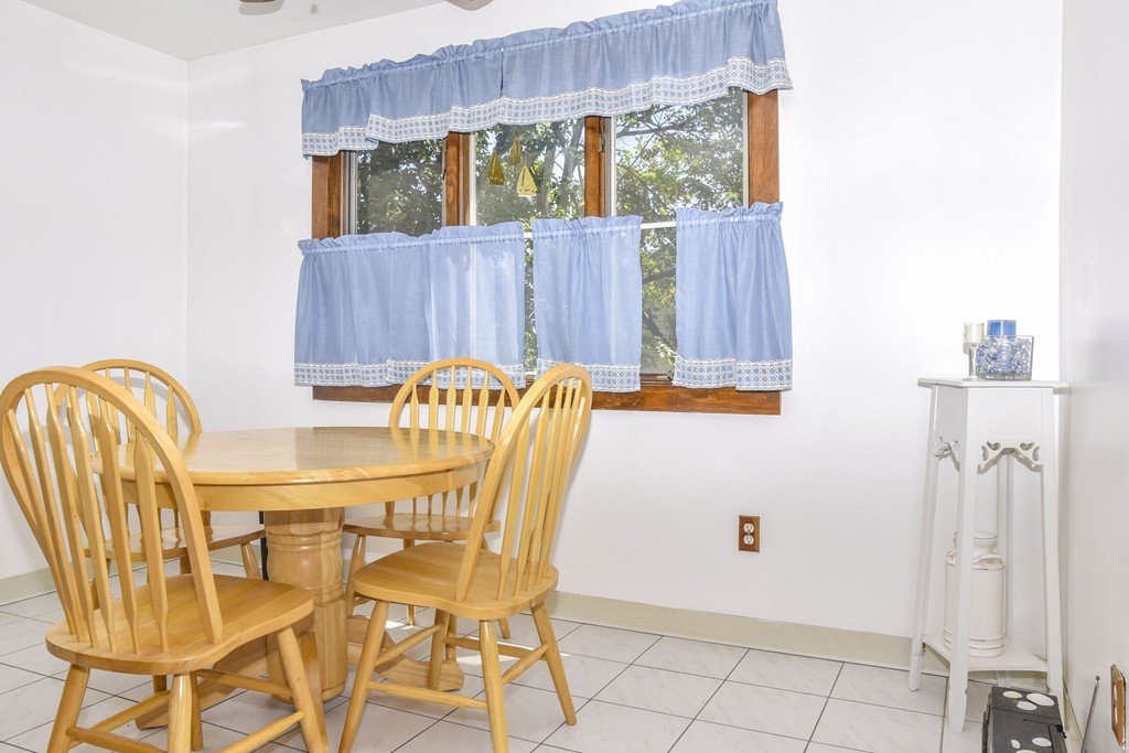 27 Hooper Road Dedham, MA 02026 - Photo 9 of 13 Gallery Image 9