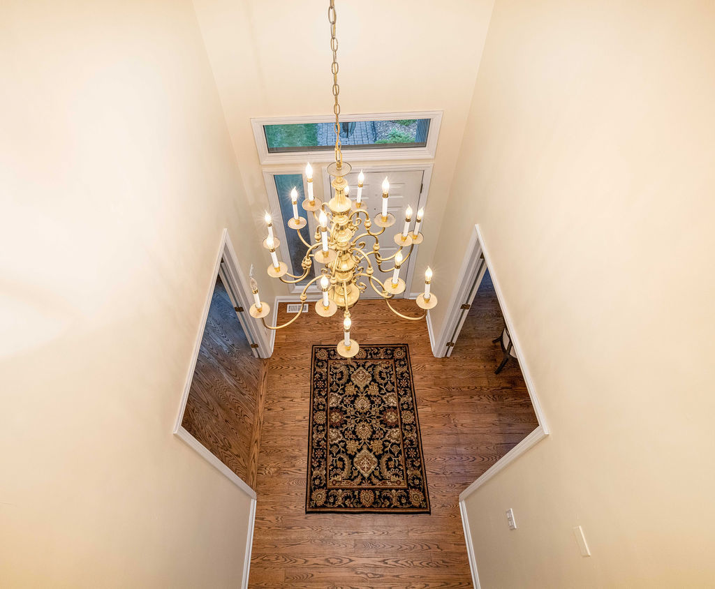 3208 Buried Oak Drive Crete, IL 60417 - Photo 21 of 26 a view of a hallway with windows