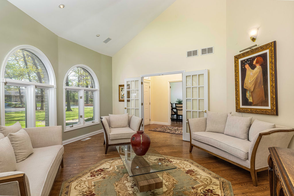 3208 Buried Oak Drive Crete, IL 60417 - Photo 4 of 26 a living room with furniture and a large window