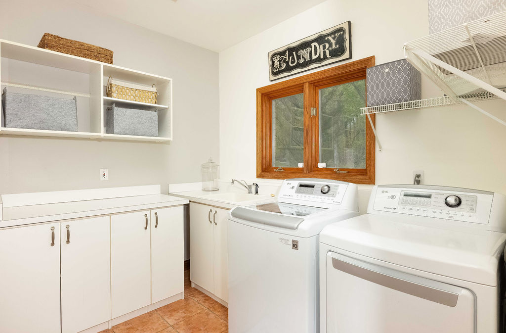 3208 Buried Oak Drive Crete, IL 60417 - Photo 9 of 26 a utility room with dryer and washer