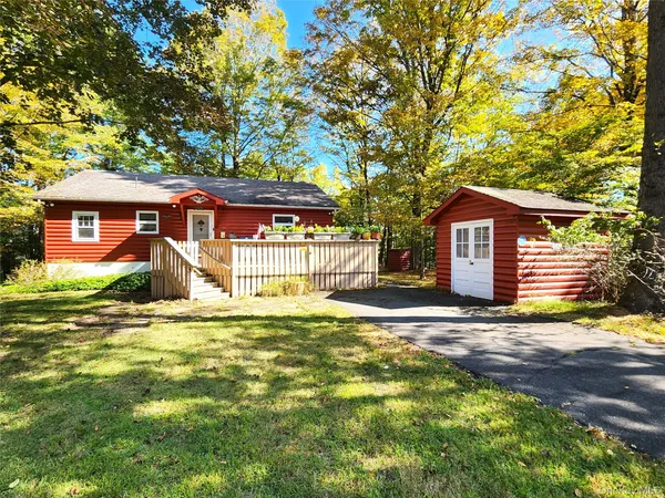 $325,000 | 107 East Thompson Place, Smallwood, NY 12778
