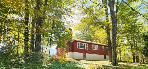 $319,000 | 107 East Thompson Place, Smallwood, NY 12778