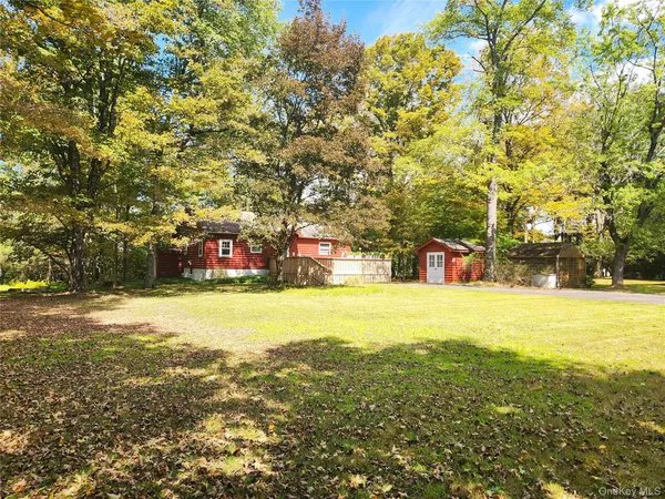 $319,000 | 107 East Thompson Place, Smallwood, NY 12778