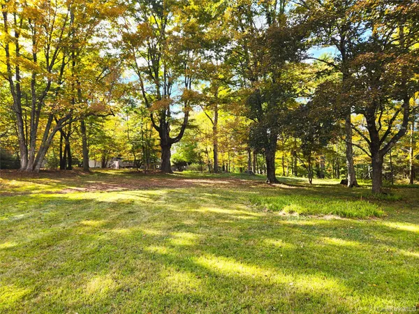 $319,000 | 107 East Thompson Place, Smallwood, NY 12778