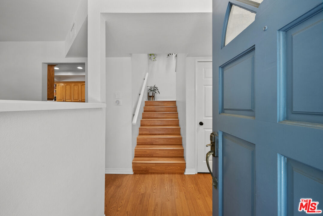 18435 Keswick Street, Unit 8 Reseda, CA 91335 - Photo 3 of 42