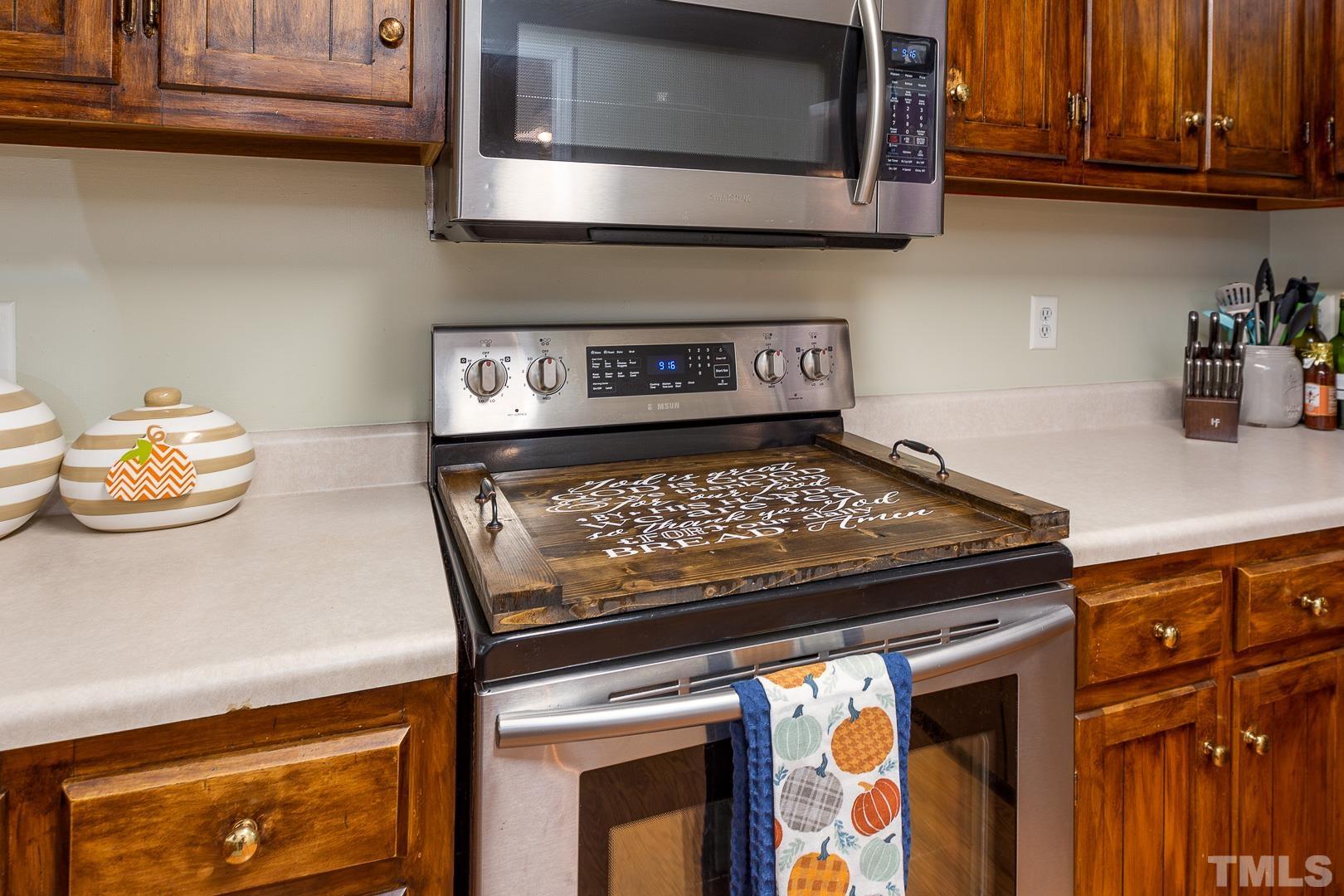 515 Lassiter Road Newton Grove, NC 28366 - Photo 15 of 29