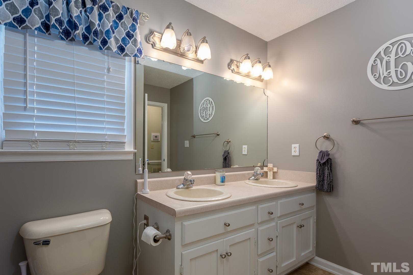 515 Lassiter Road Newton Grove, NC 28366 - Photo 20 of 29