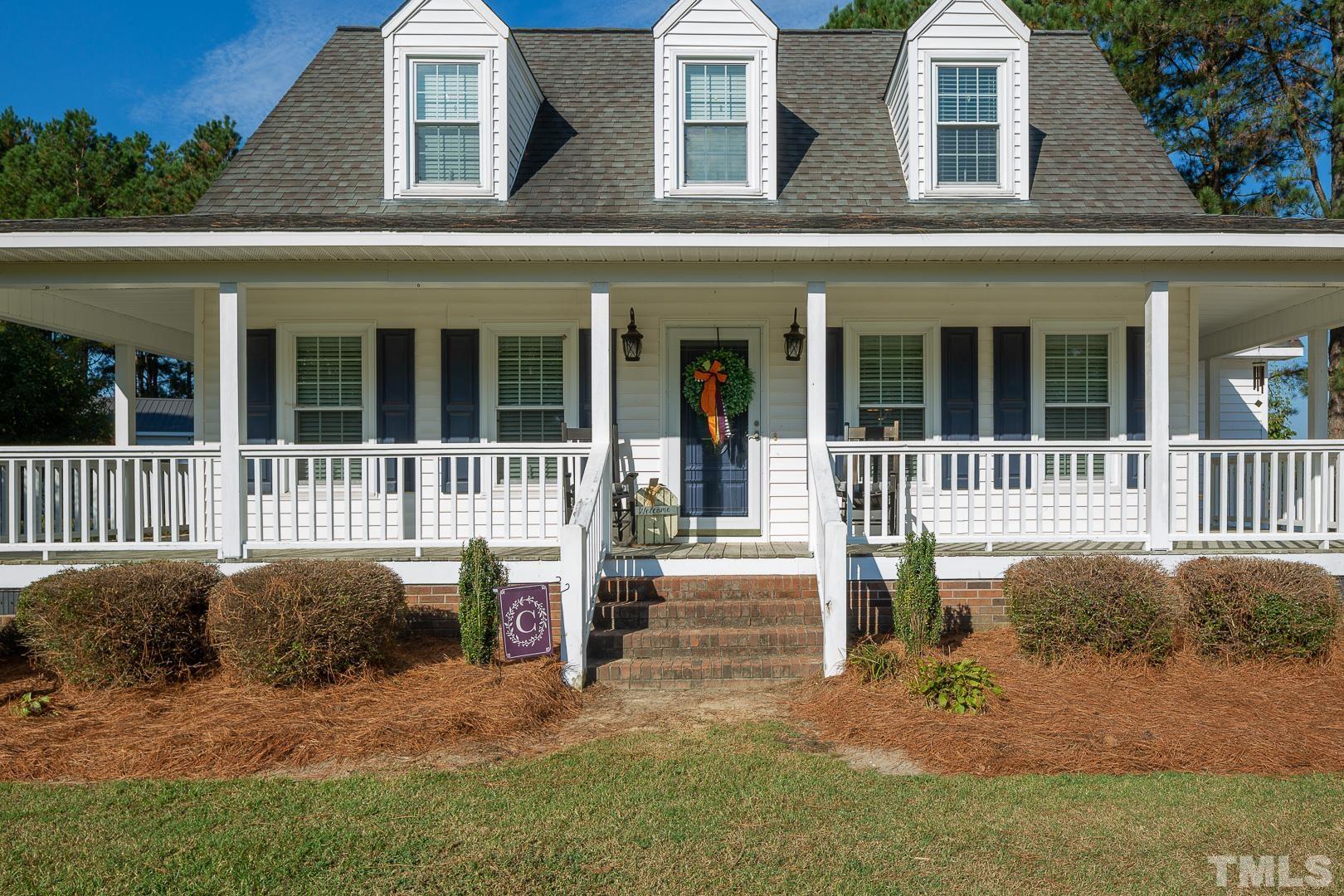 515 Lassiter Road Newton Grove, NC 28366 - Photo 3 of 29