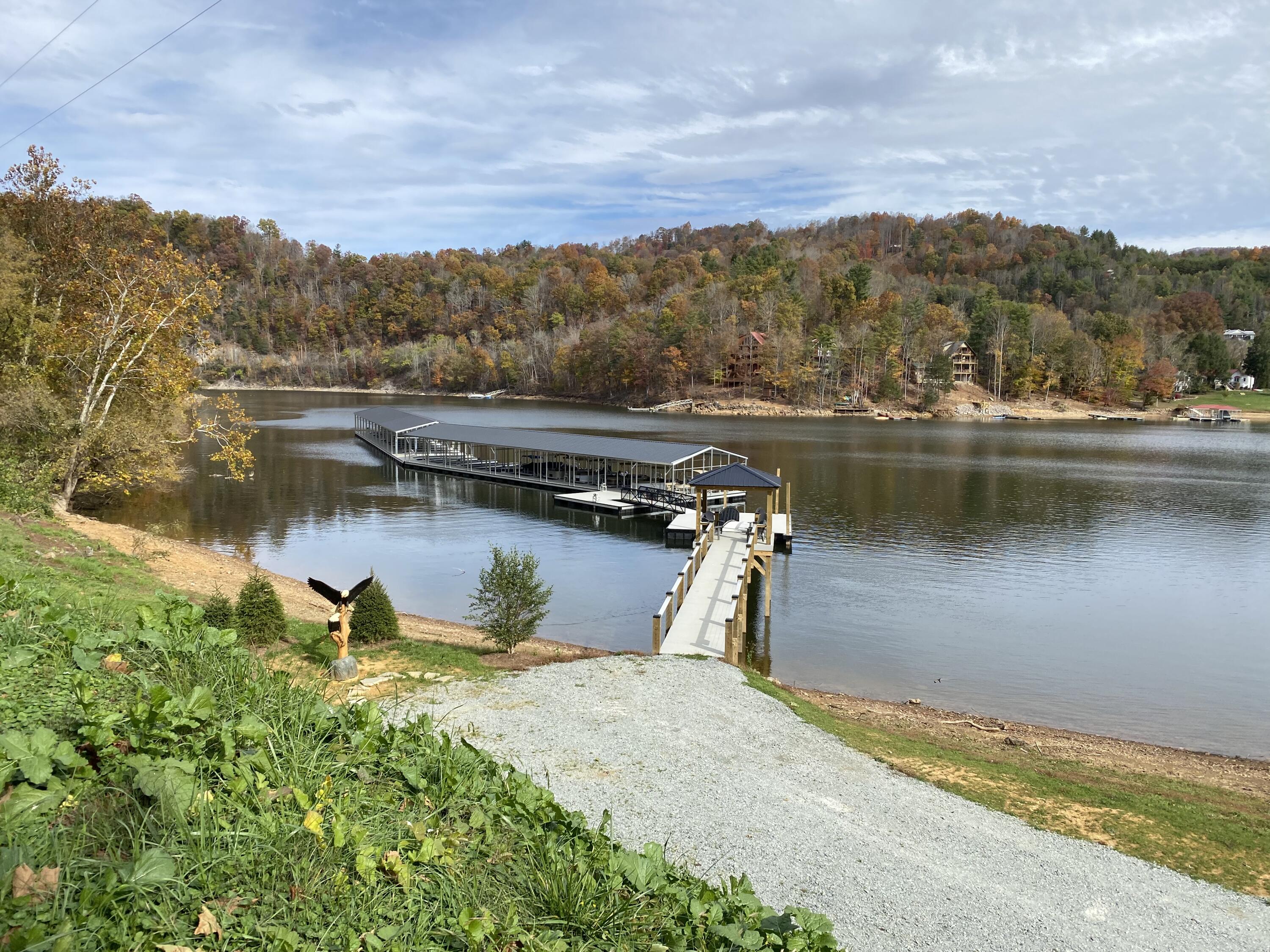 22 West Of Dry Hill Road, Unit 22 Butler, TN 37640 - Photo 11 of 24 BAEE4502-970D-4B50-BD05-B5D06C0F7759