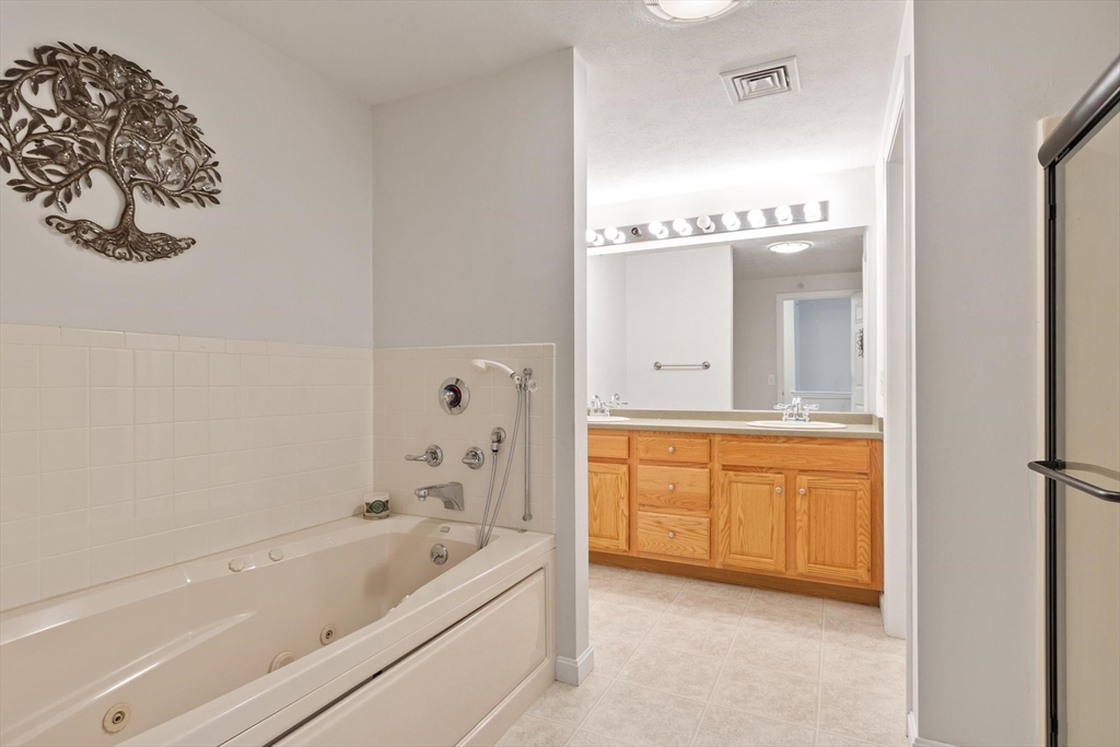 31 Bridle Cross Road, Unit 31 Fitchburg, MA 01420 - Photo 14 of 23