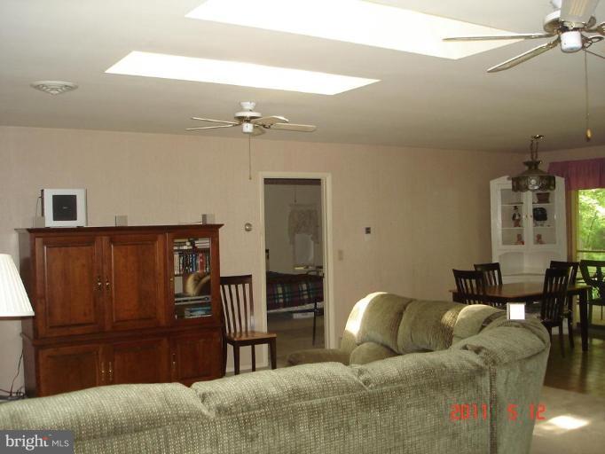 14651 Fox Chase Circle Ridgely, MD 21660 - Photo 4 of 10 Living Room
