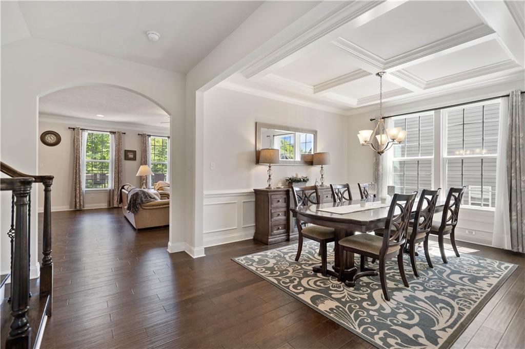 4449 Walnut Ridge Circle McDonald, PA 15057 - Photo 5 of 40 a view of a livingroom with furniture and a dining table
