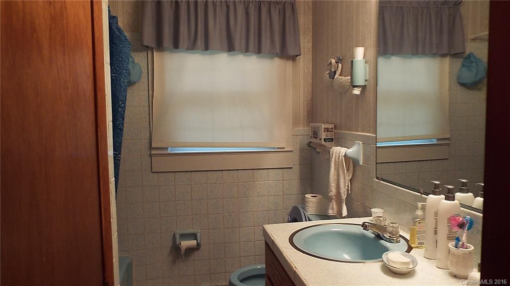 709 Covington Road Troy, NC 27371 - Photo 9 of 23 Gallery Image 9