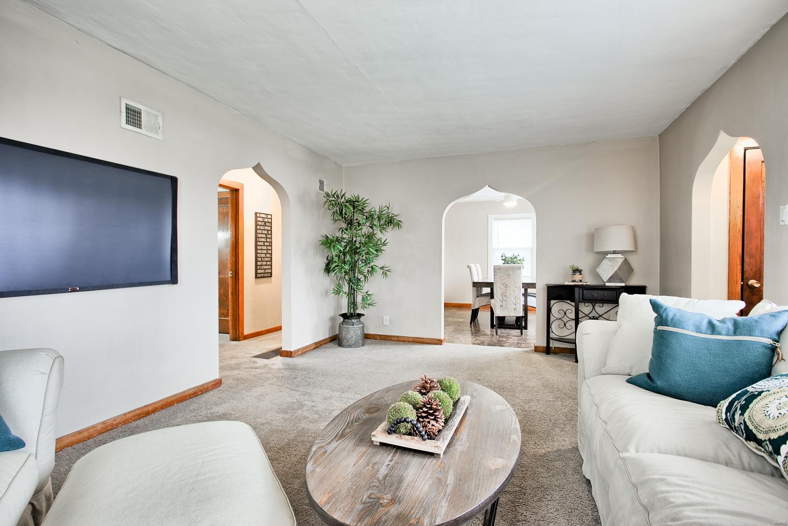 744 Troy Road Edwardsville, IL 62025 - Photo 2 of 26 Gallery Image 2