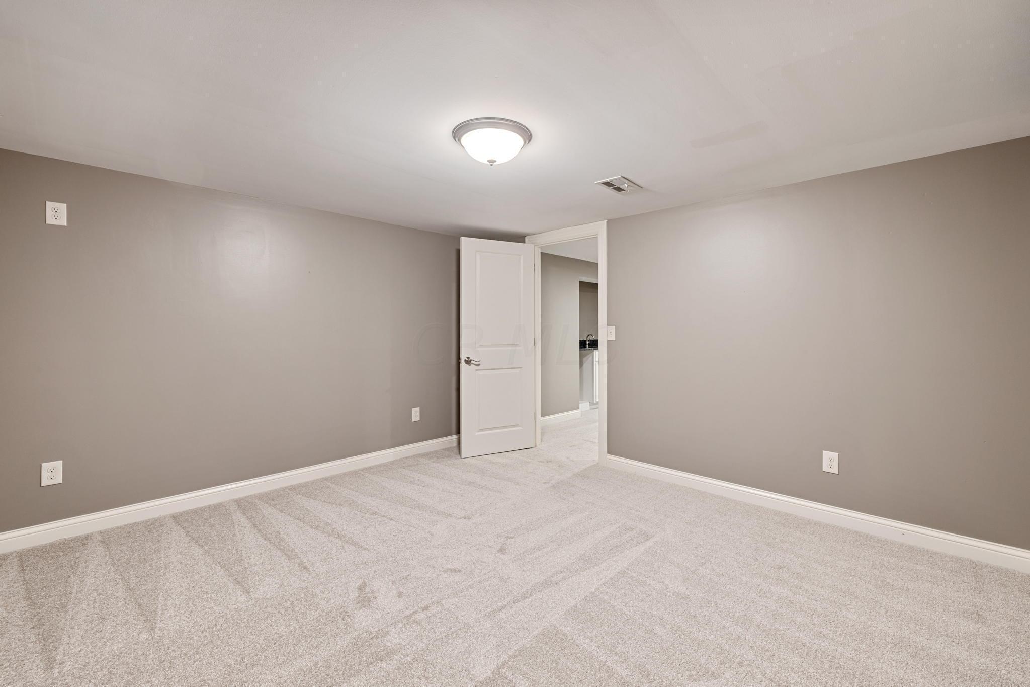 3951 Mountview Road Columbus, OH 43220 - Photo 28 of 35 Could be 4th Bedroom