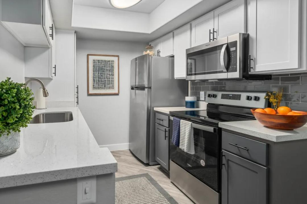 5959 West Greenway Road, Unit 2 Glendale, AZ 85306 - Photo 5 of 16 Photo #5