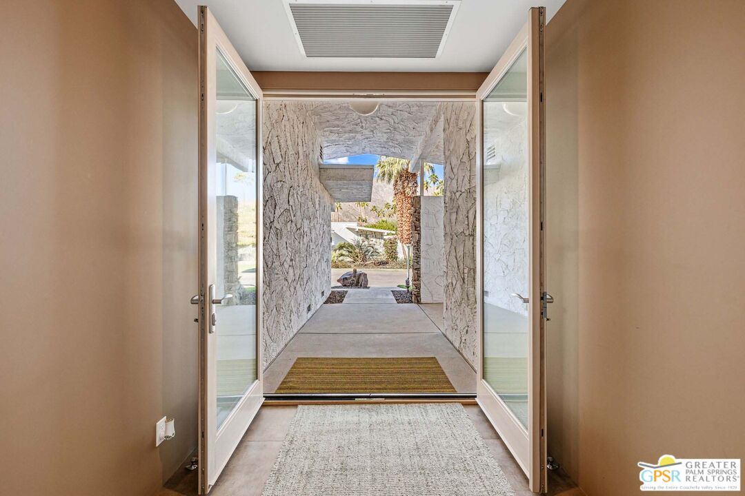 2420 Paseo Del Rey Palm Springs, CA 92264 - Photo 15 of 42