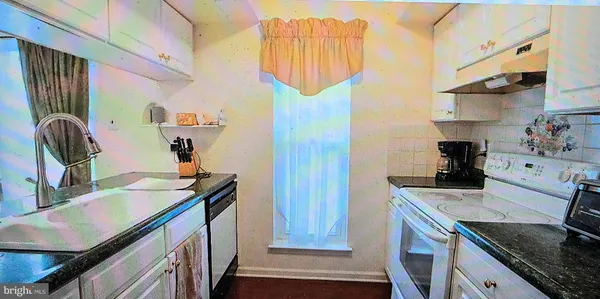 $1,800 | 414 Park Pl Drive, Cherry Hill, NJ 08002