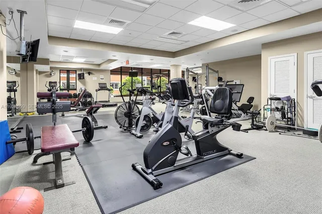 $4,100 | 8390 Southwest 72nd Avenue, Unit 320, Miami, FL 33143