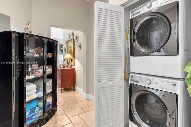 $4,100 | 8390 Southwest 72nd Avenue, Unit 320, Miami, FL 33143