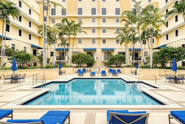 $4,100 | 8390 Southwest 72nd Avenue, Unit 320, Miami, FL 33143