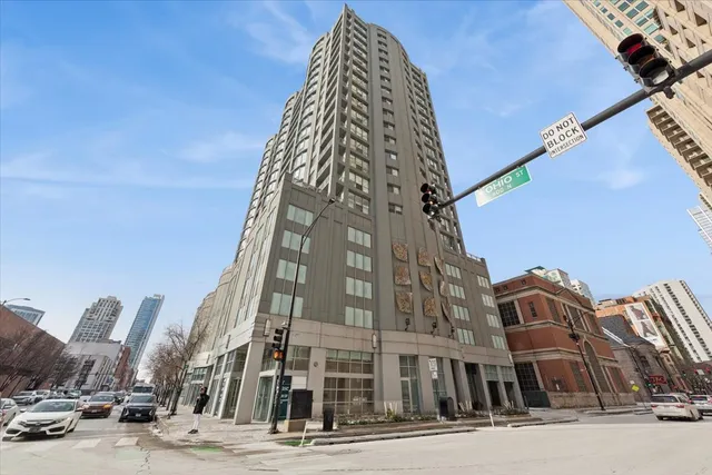 $2,500 | 600 North Dearborn Street, Unit 805, Chicago, IL 60654