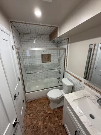 $3,200 | 185 West Park Avenue, Unit 209, Long Beach, NY 11561