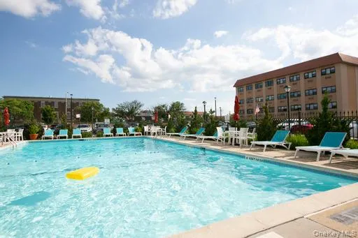 $3,200 | 185 West Park Avenue, Unit 209, Long Beach, NY 11561