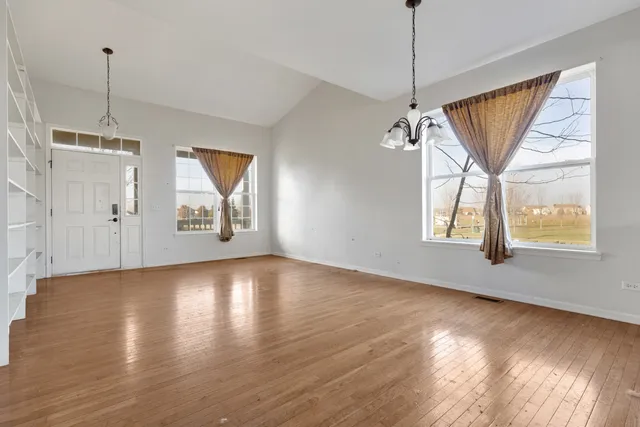 $324,900 | 2440 Chopin Lane, Woodstock, IL 60098