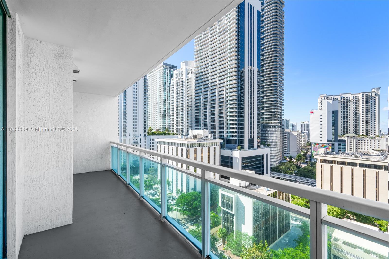 951 Brickell Avenue, Unit 1505 Miami, FL 33131 - Photo 7 of 48 a view of balcony with city view