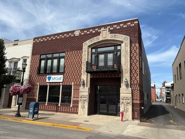 $299,900 | 114 West Walnut Street, Unit 201, Kokomo, IN 46901