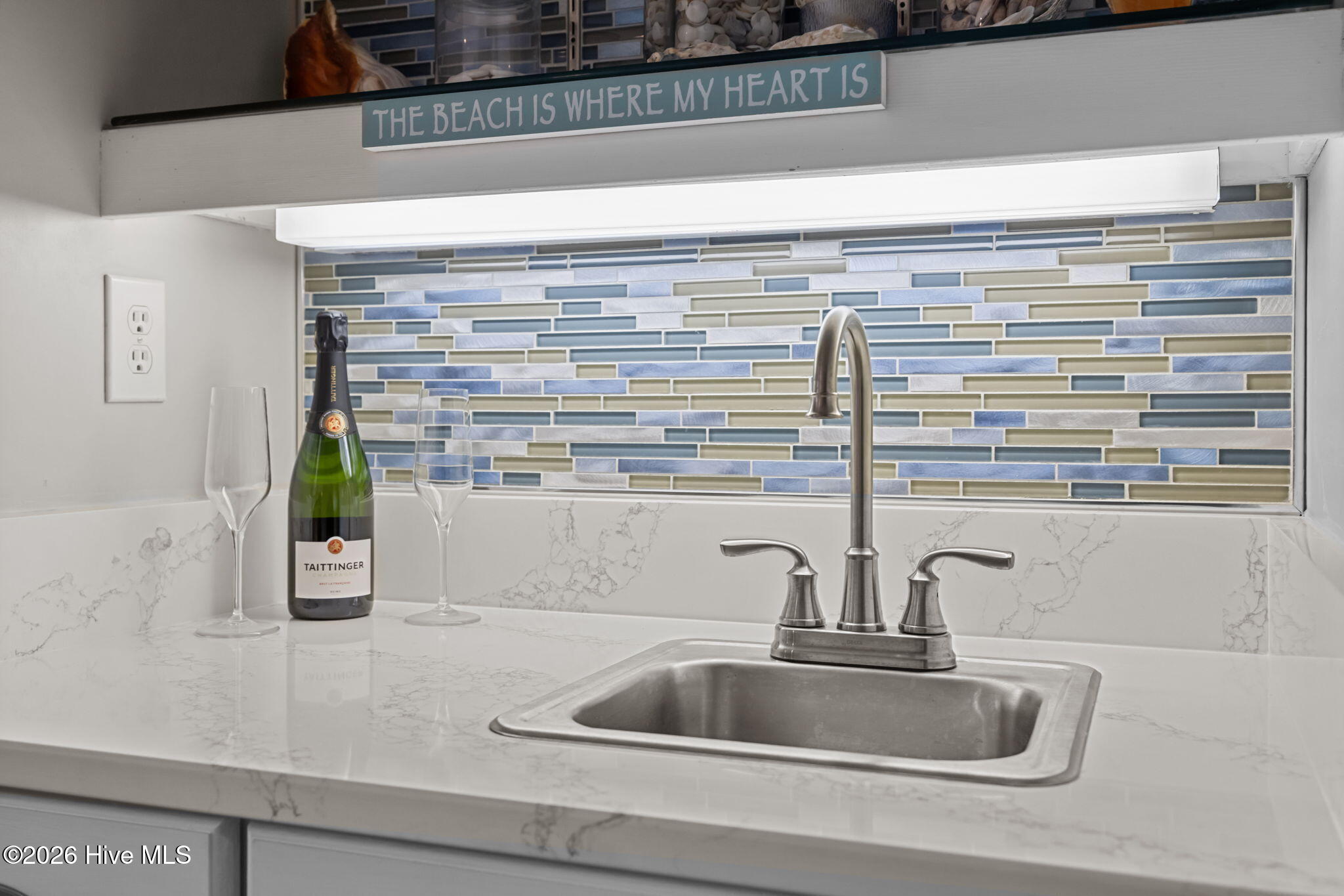 10300 Coast Guard Road, Unit D209 Emerald Isle, NC 28594 - Photo 28 of 44 27-web-or-mls-1S3A0300