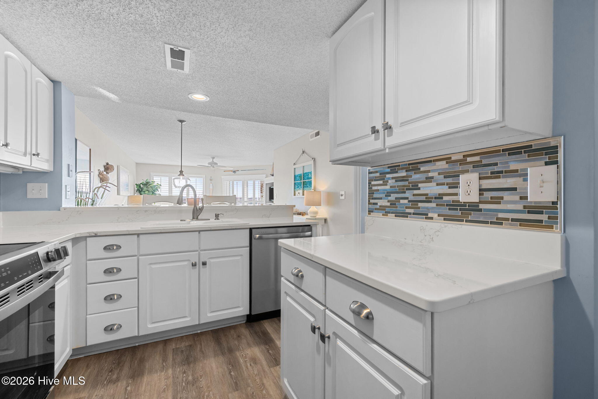 10300 Coast Guard Road, Unit D209 Emerald Isle, NC 28594 - Photo 4 of 44 20-web-or-mls-1S3A0240