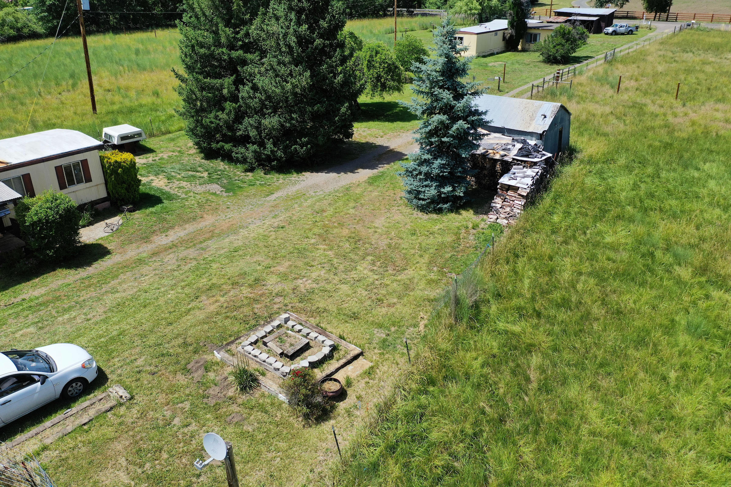 5703 Dodge Road White City, OR 97503 - Photo 8 of 10 5703 08