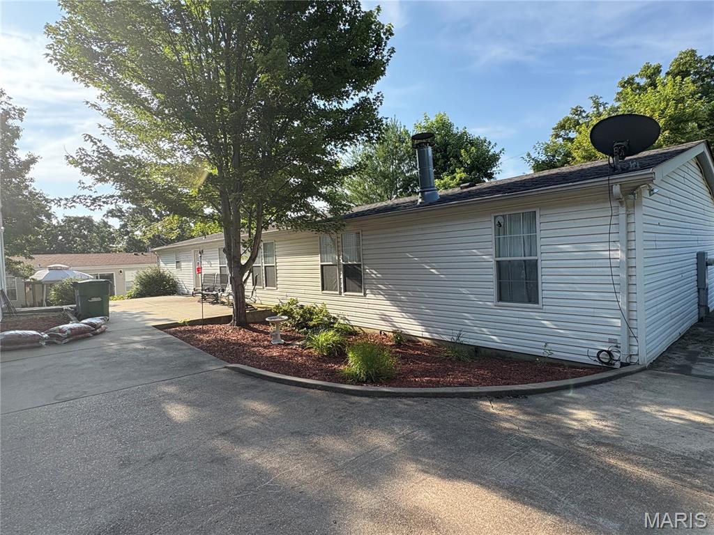 1037 Wild Raven Road De Soto, MO 63020 - Photo 3 of 18