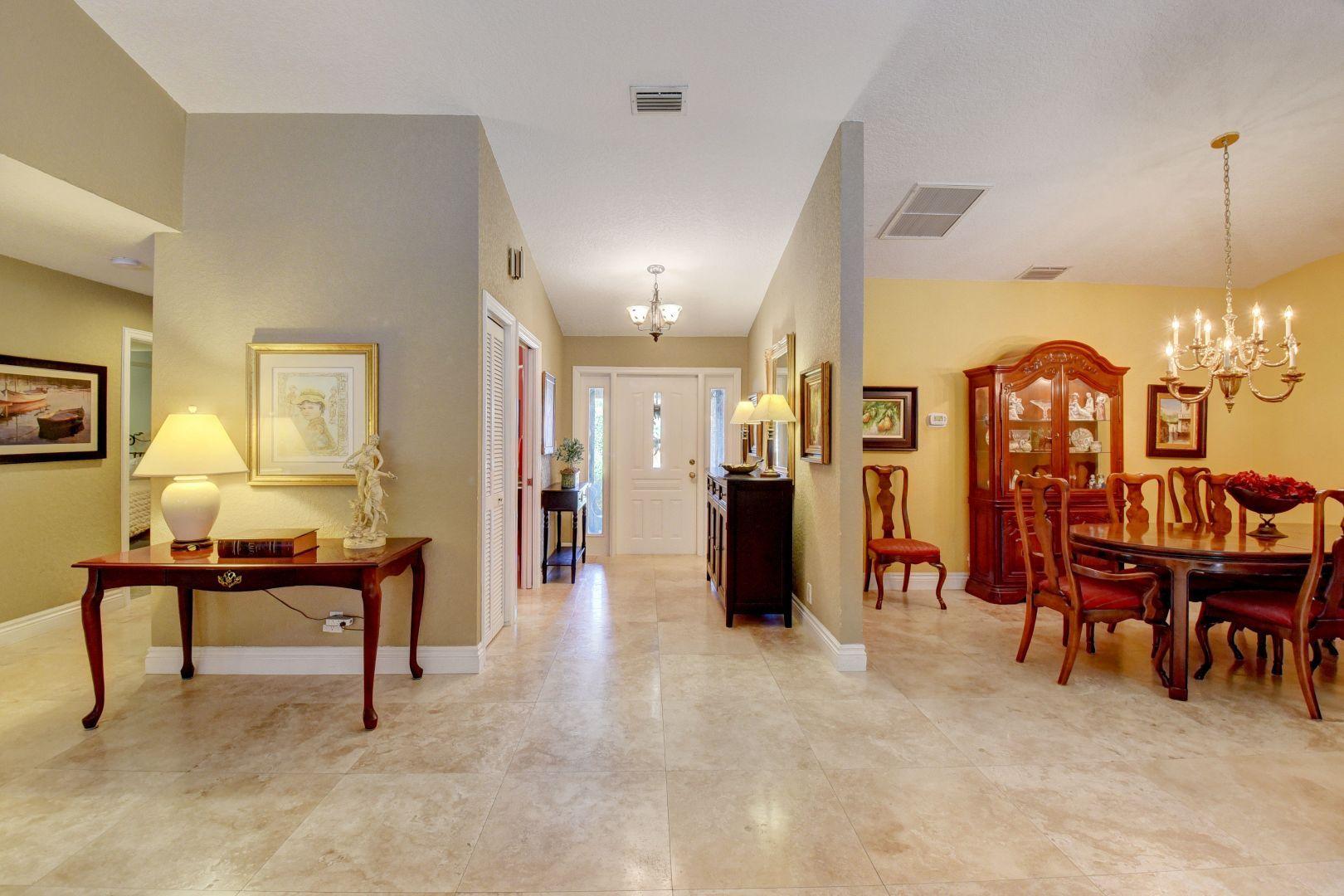 1598 Southwest 5th Avenue Boca Raton, FL 33432 - Photo 16 of 51 Foyer