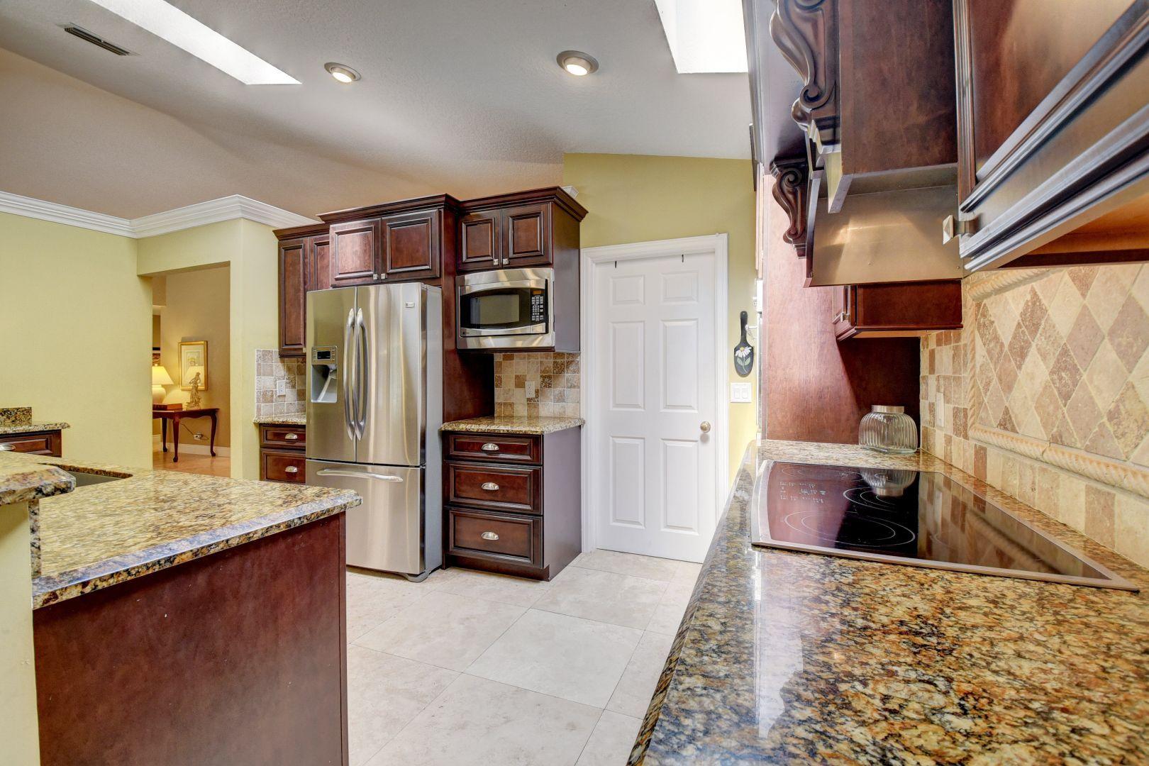 1598 Southwest 5th Avenue Boca Raton, FL 33432 - Photo 31 of 51 Kitchen