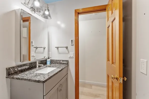 $2,600 | 105 Granite Street, Unit 3, Rockport, MA 01966