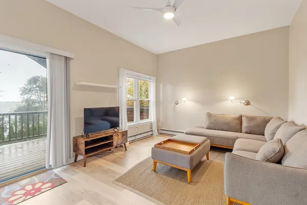 $2,600 | 105 Granite Street, Unit 3, Rockport, MA 01966