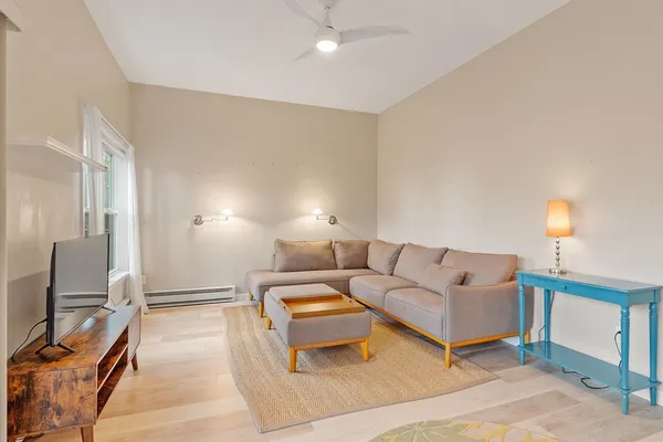 $2,600 | 105 Granite Street, Unit 3, Rockport, MA 01966