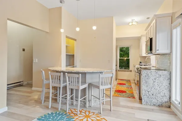 $2,600 | 105 Granite Street, Unit 3, Rockport, MA 01966