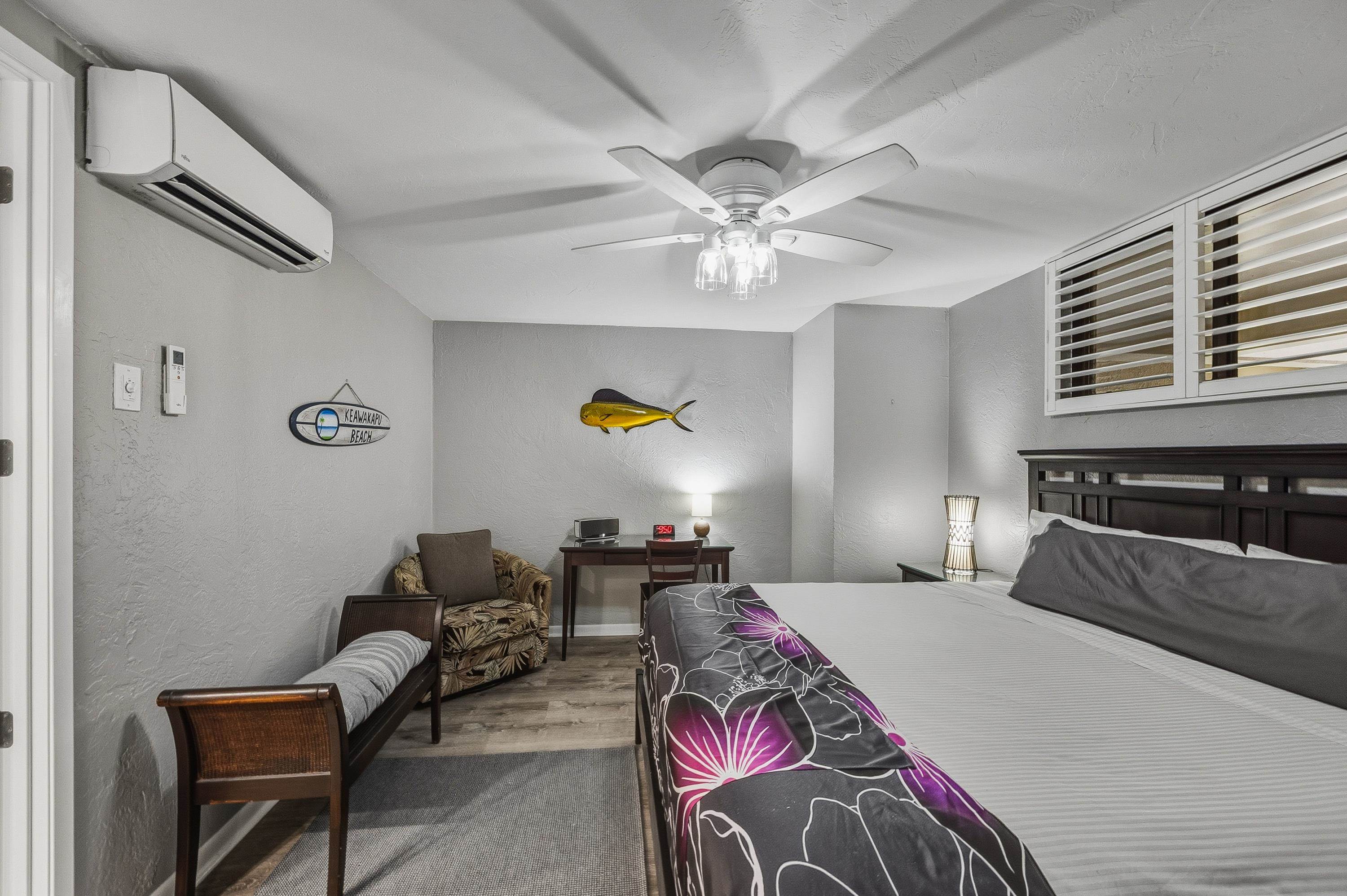 3543 Lower Honoapiilani Road, Unit H103 Lahaina, HI 96761 - Photo 28 of 50 a bedroom with a bed furniture and a window