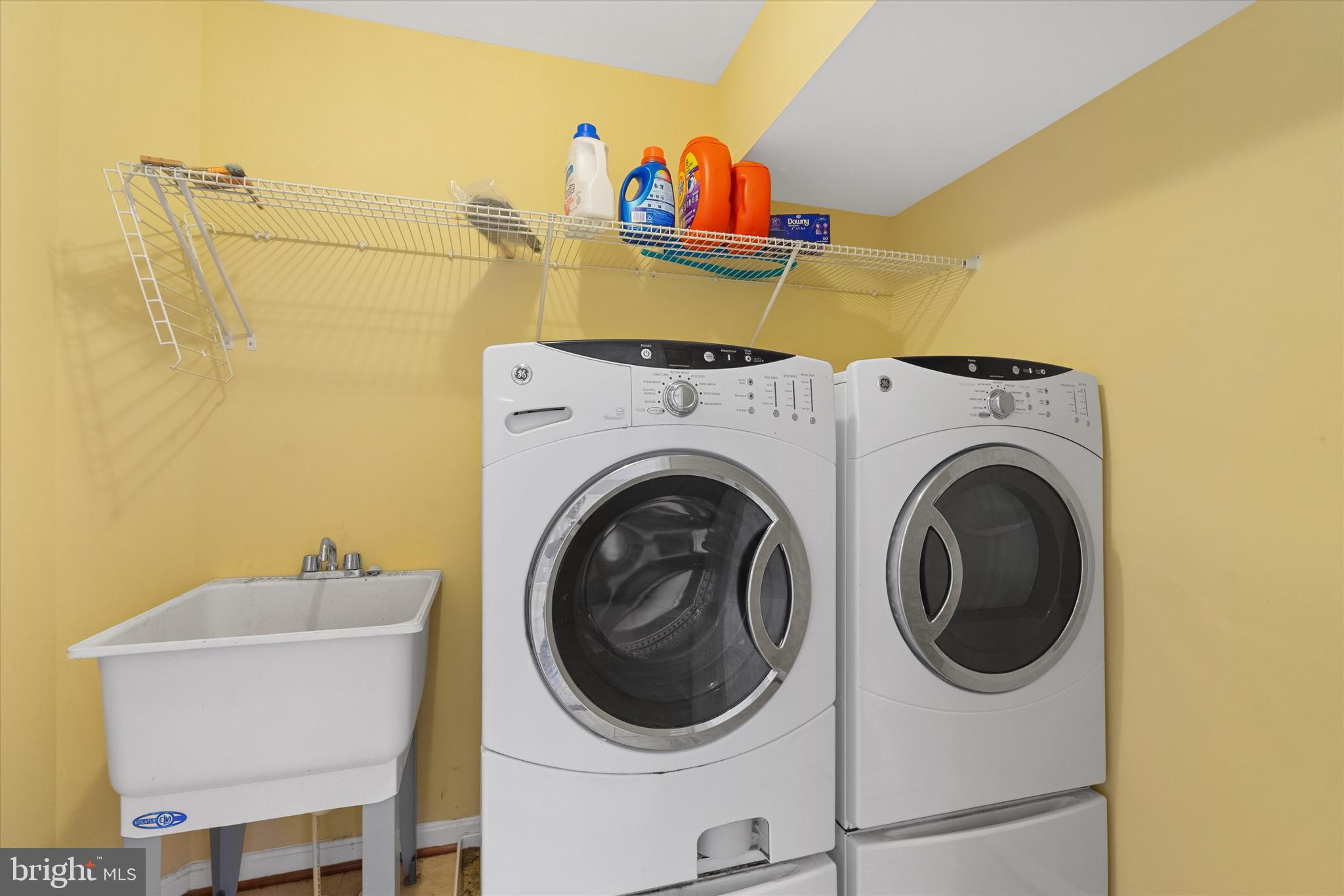 9817 Traver Street Bowie, MD 20721 - Photo 17 of 23 Walk-in Laundry Room w/ Large Soaking Sink