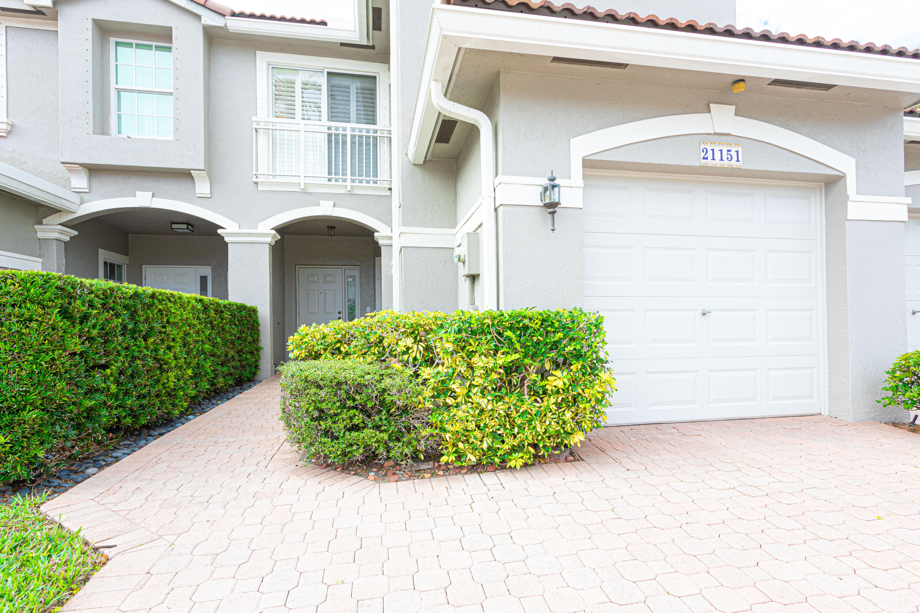 21151 Vía Eden Boca Raton, FL 33433 - Photo 4 of 42 casa-11