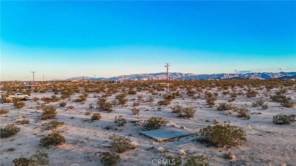 0 Cypress Rd. Road Joshua Tree, CA 92252 - Photo 22 of 33 a view of a city
