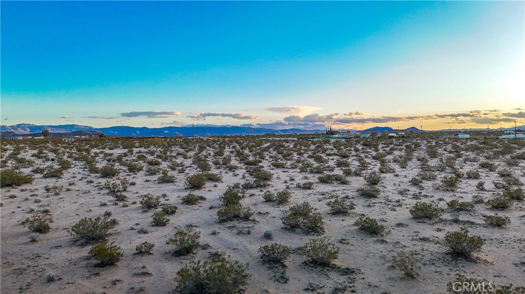 0 Cypress Rd. Road Joshua Tree, CA 92252 - Photo 26 of 33 a view of a large building