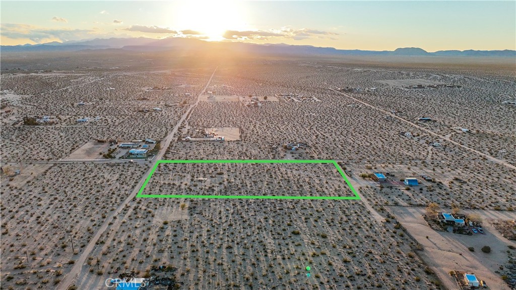 0 Cypress Rd. Road Joshua Tree, CA 92252 - Photo 3 of 33 a view of a city