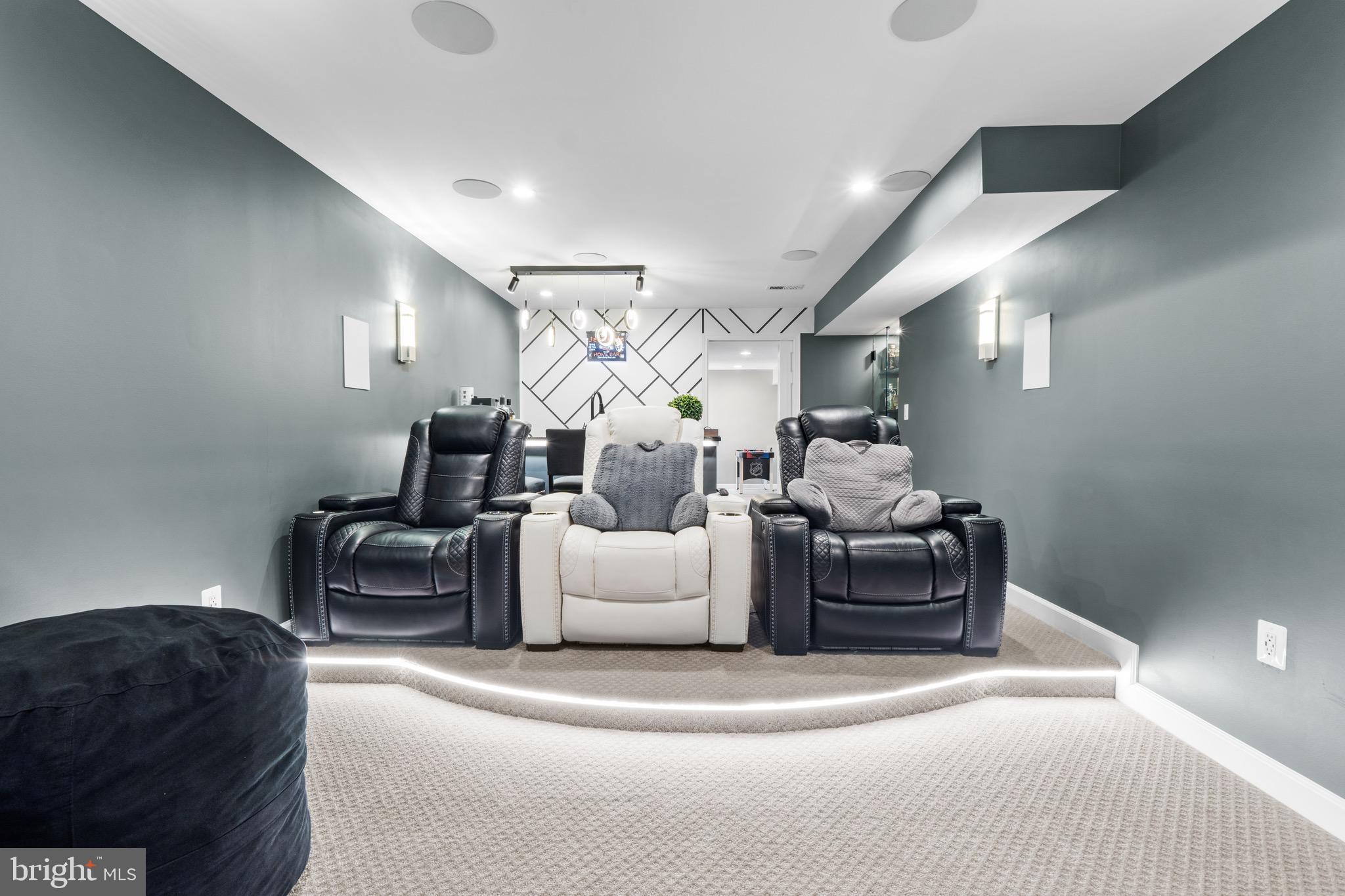 1735 Canal Run Drive Point of Rocks, MD 21777 - Photo 51 of 59 a living room with furniture