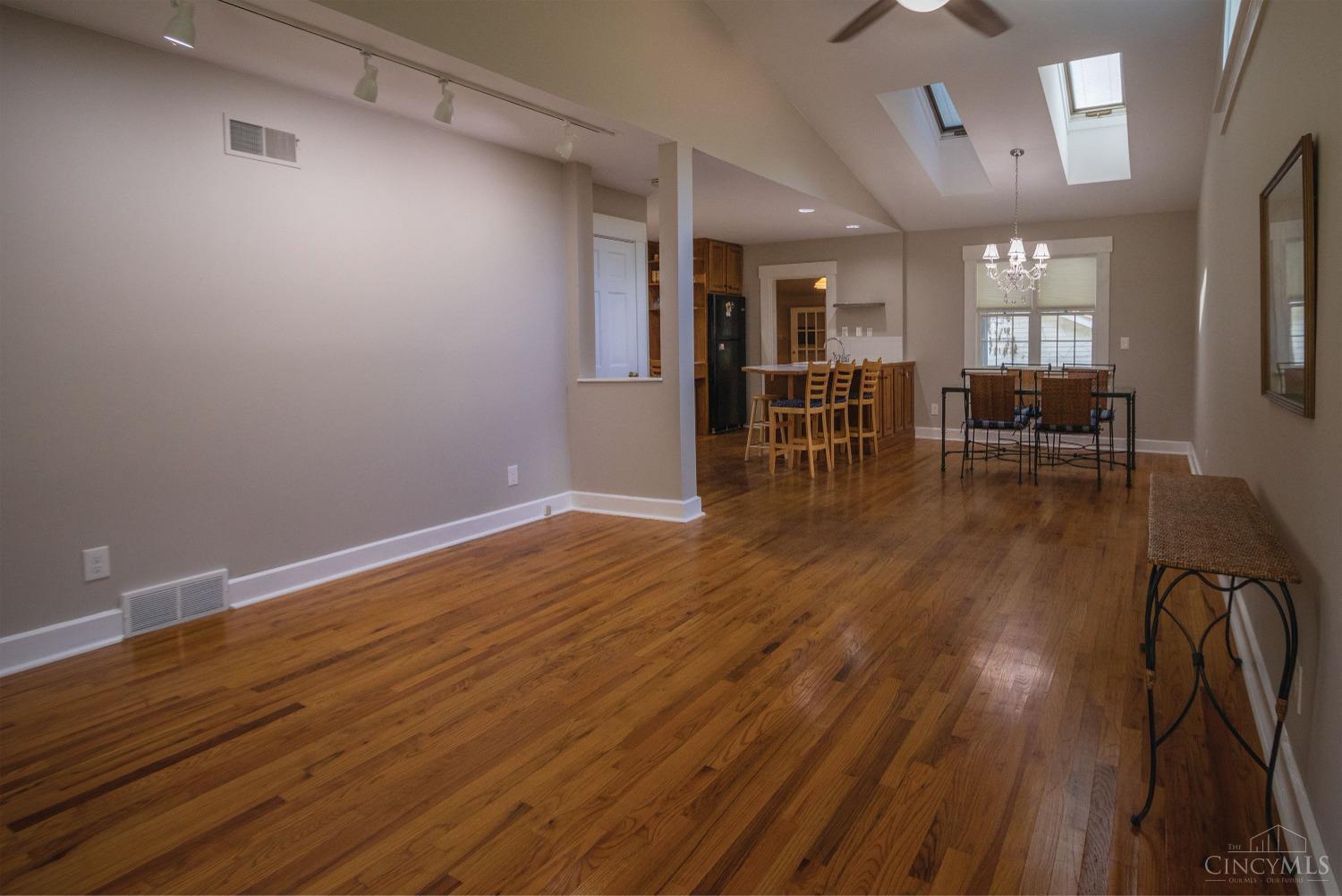 10599 Mill Road Cincinnati, OH 45240 - Photo 12 of 33