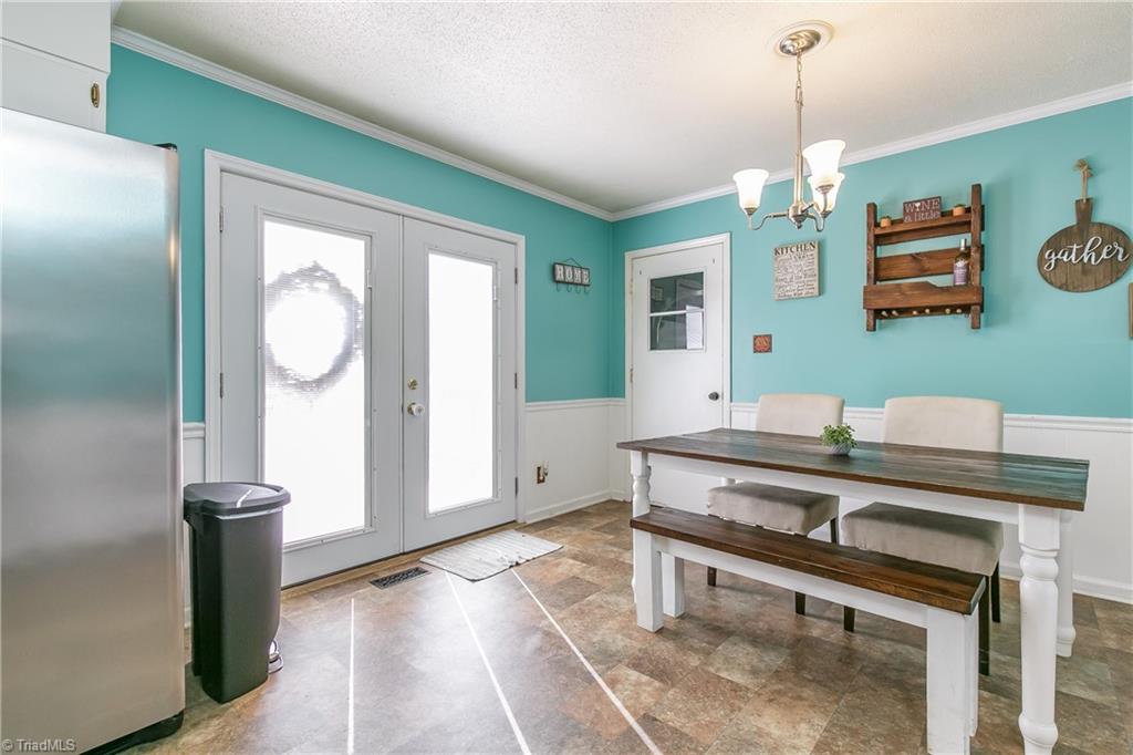 2738 Barrington Road Elon, NC 27244 - Photo 2 of 20 Gallery Image 2